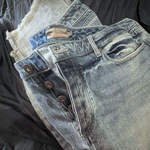 Woman’s plus size 24 Torrid Jeans, Brand new without tags. Medium denim wash.